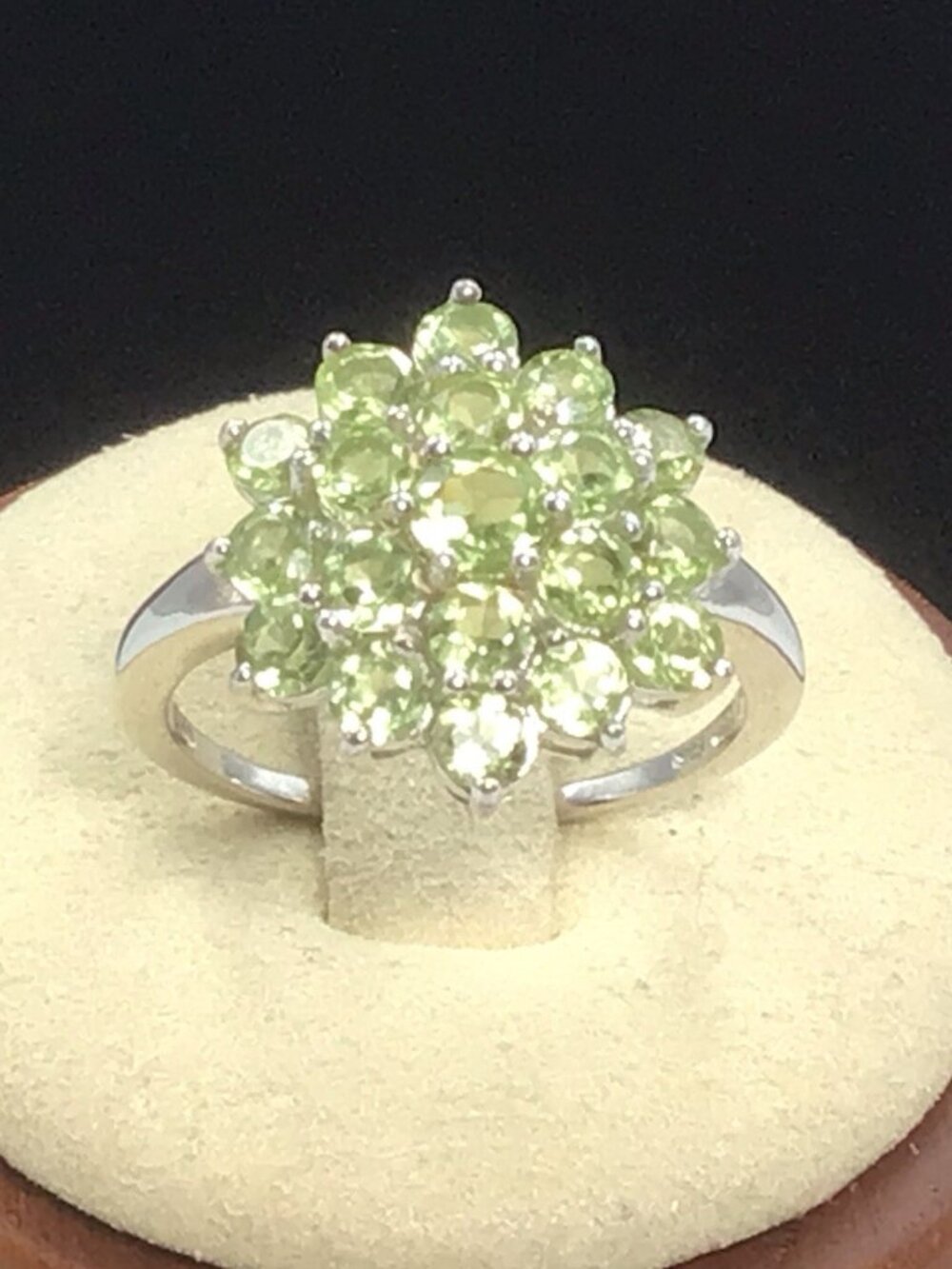 Sterling Silver Peridot Cluster Ring Size 7.75 3.5gms New